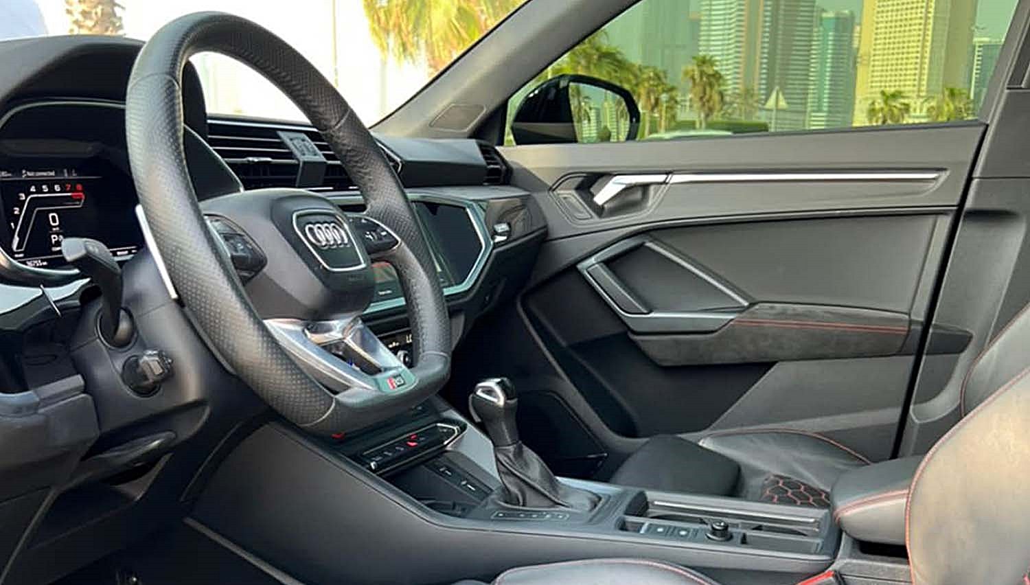 Audi RSQ3 Mieten Sie in Dubai