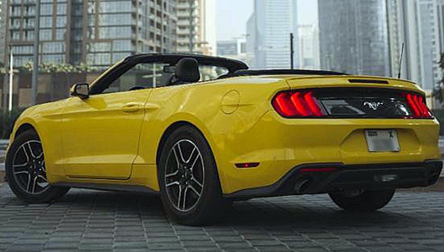 Ford Mustang Convertible Location Dubaï