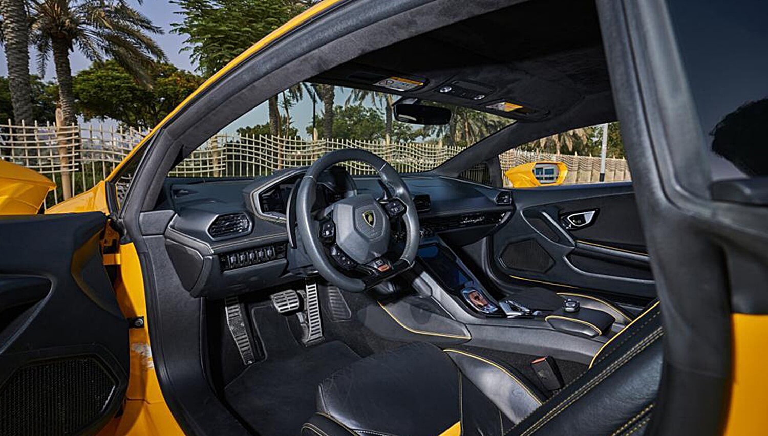 Lamborghini Huracan Evo Rent in Dubai