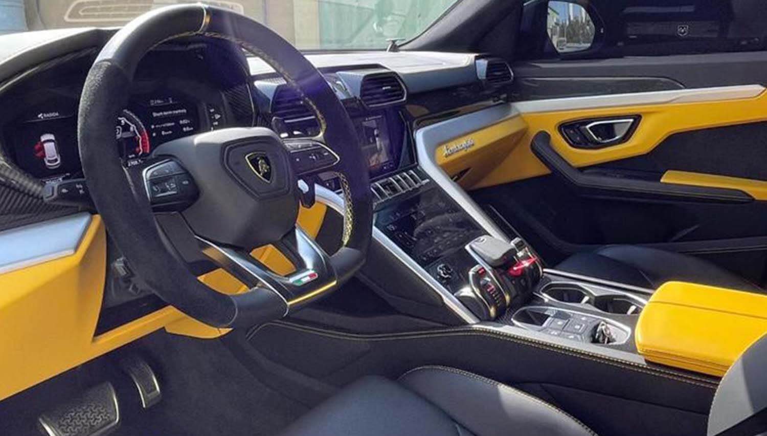 Lamborghini Urus Mieten Sie in Dubai