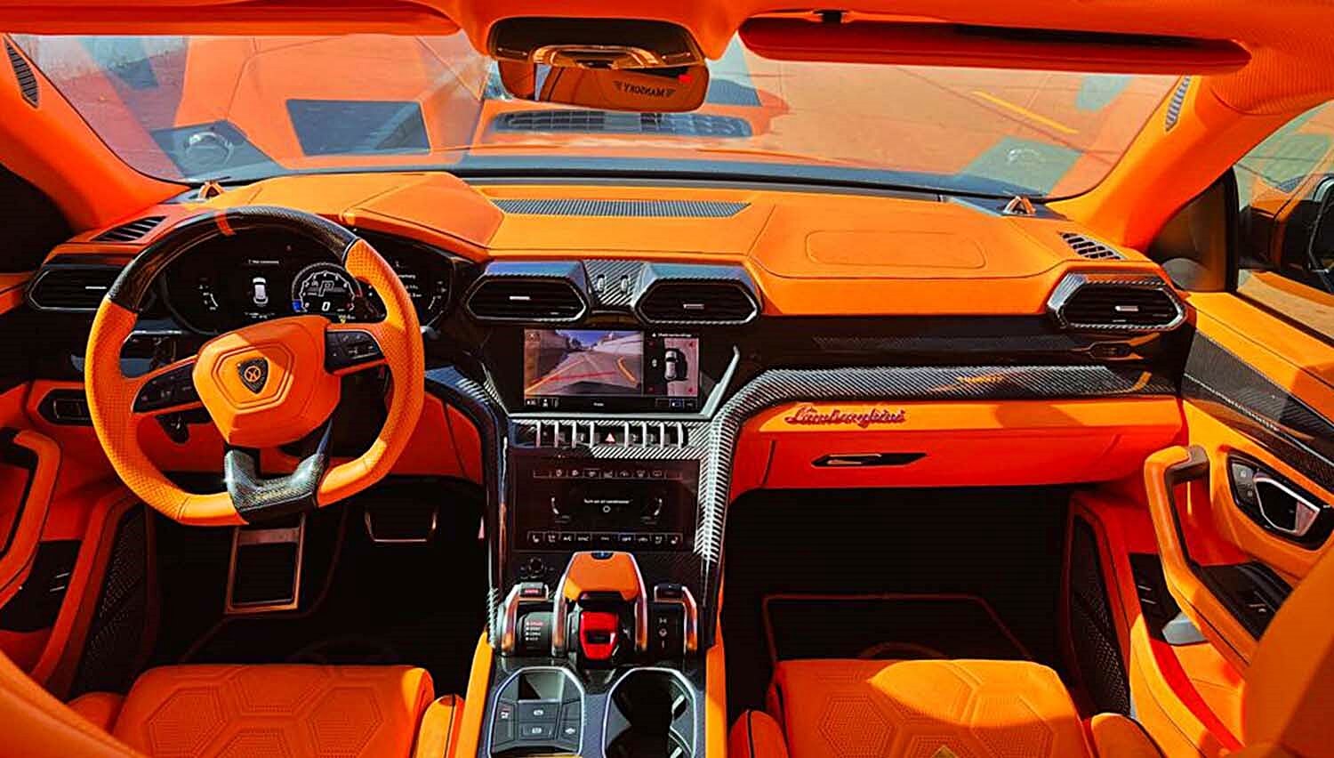 Lamborghini Urus Mansory Mieten Sie in Dubai