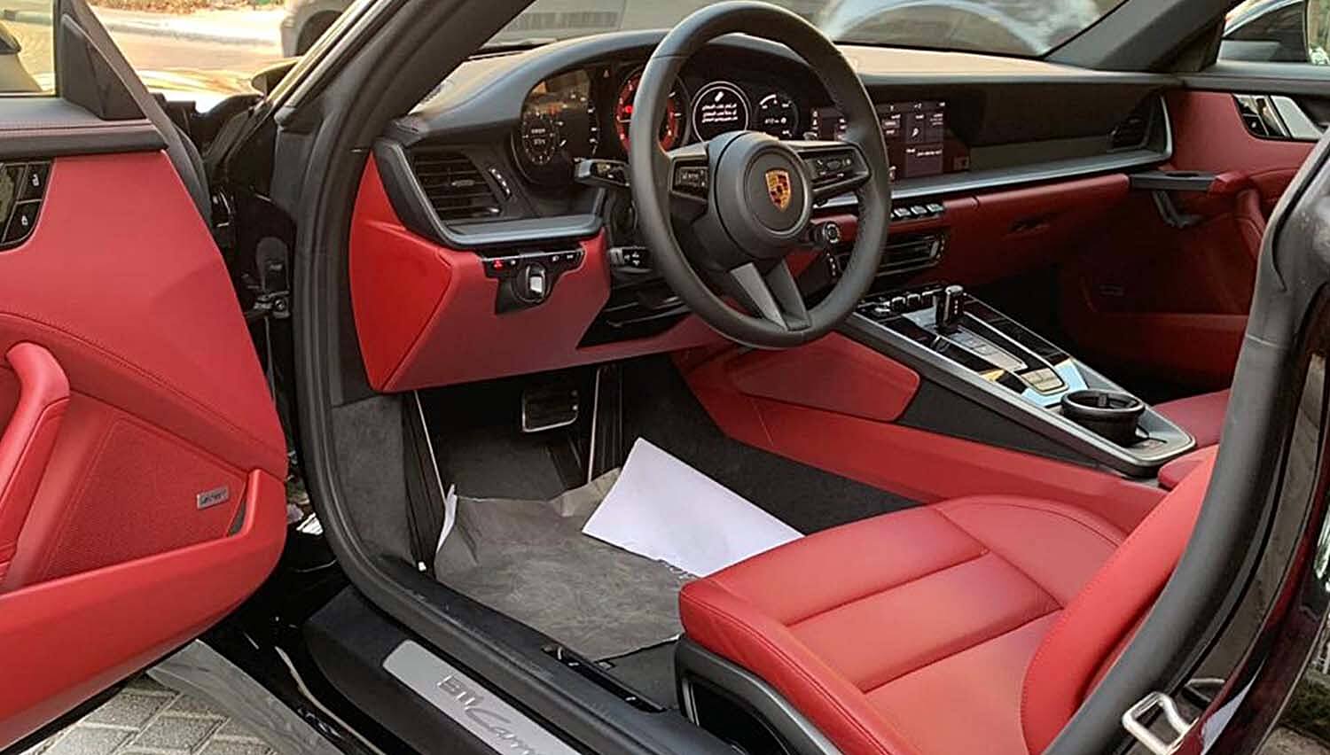 Porsche 911 Carrera Mieten Sie in Dubai