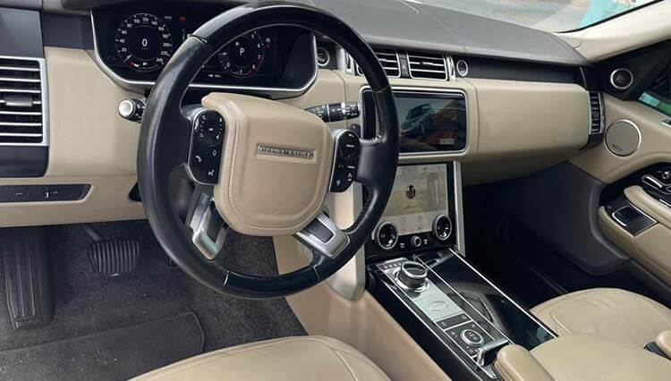 Range Rover Vogue Rent in Dubai