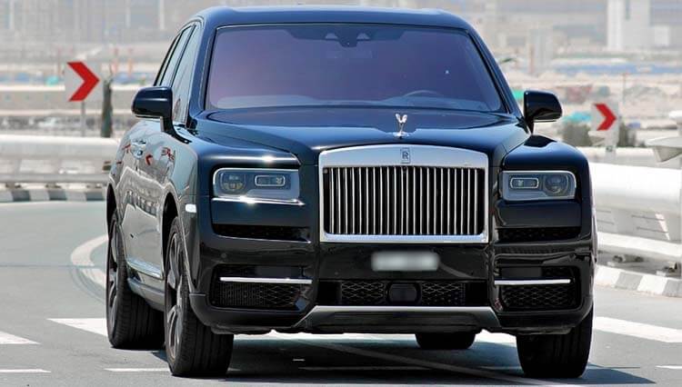 Rolls Royce Cullinan location de voiture à dubaï