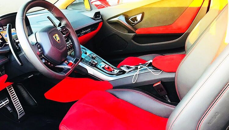 Lamborghini Huracan Rent in Dubai
