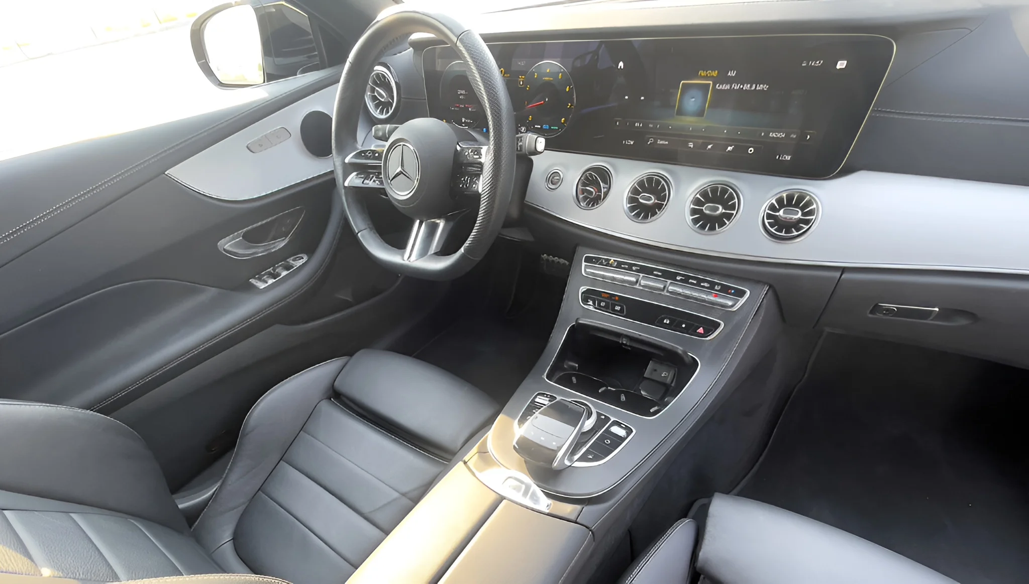 Mercedes E Class Convertible car hire in Dubai