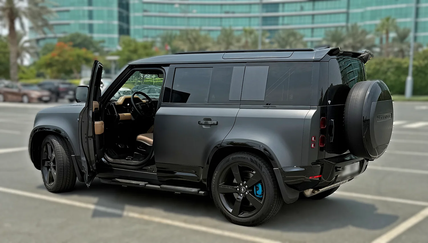 Range Rover Defender car rental Dubai