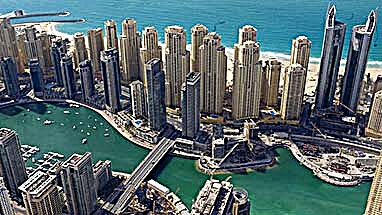 Wynajem Samochodu w JBR Dubaj dla Turystów
